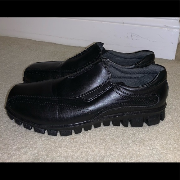 Lightly Used Stags Stadium Boy’s loafers - Picture 4 of 8